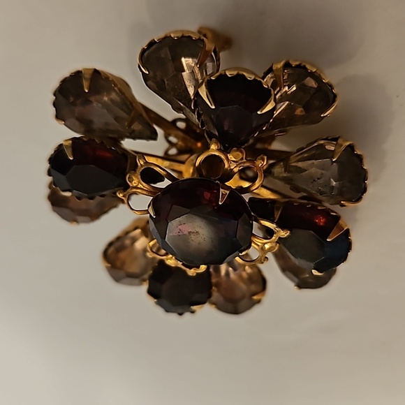 Vintage Brown & Blond Rhinestones on Goldtone Brooch - Picture 2 of 5